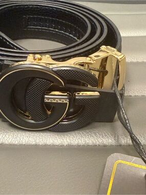 Black Leather Men’s Belt with Gold Double G Buckle